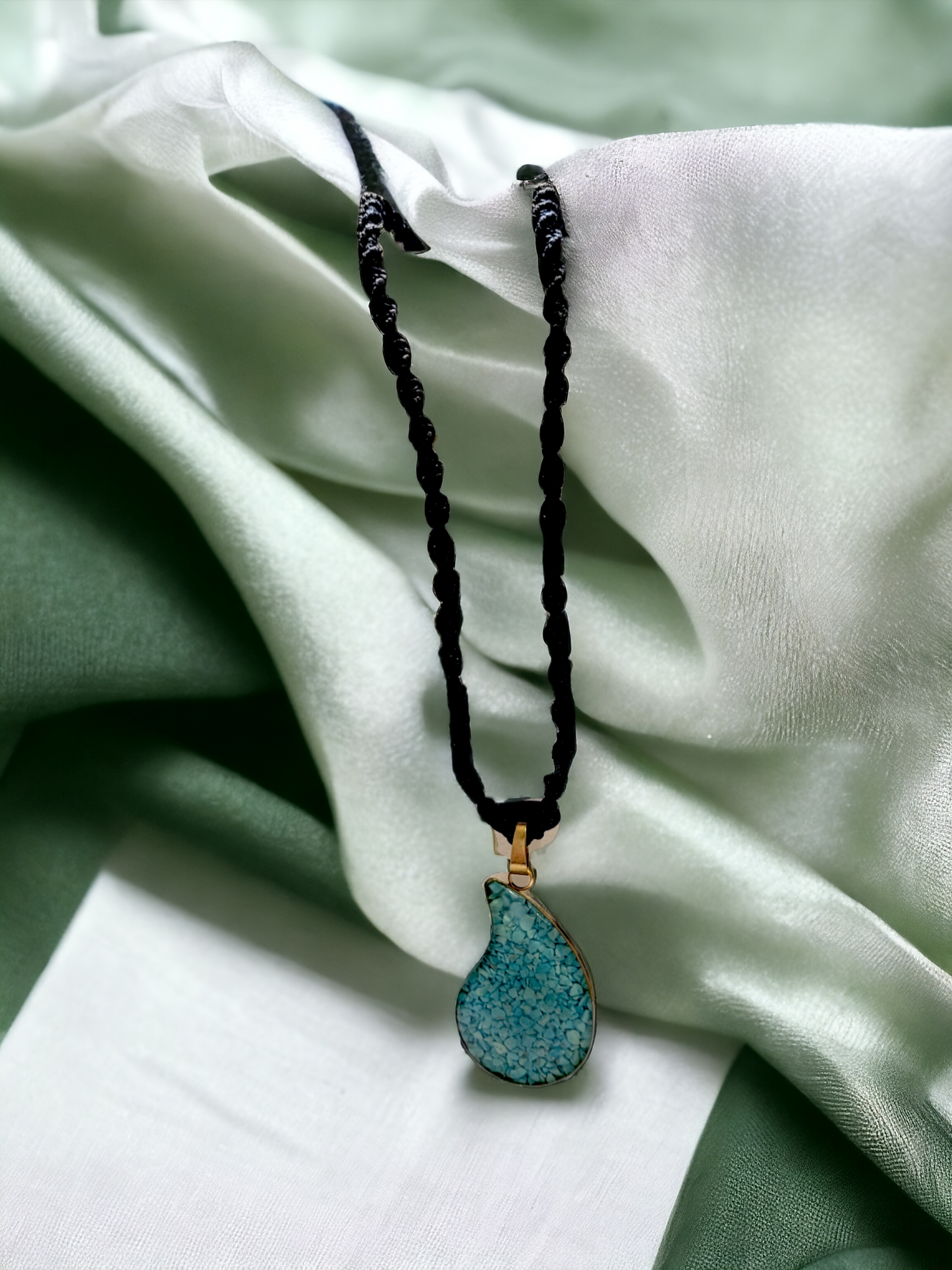 Resin Necklace |گردنبند رزینی